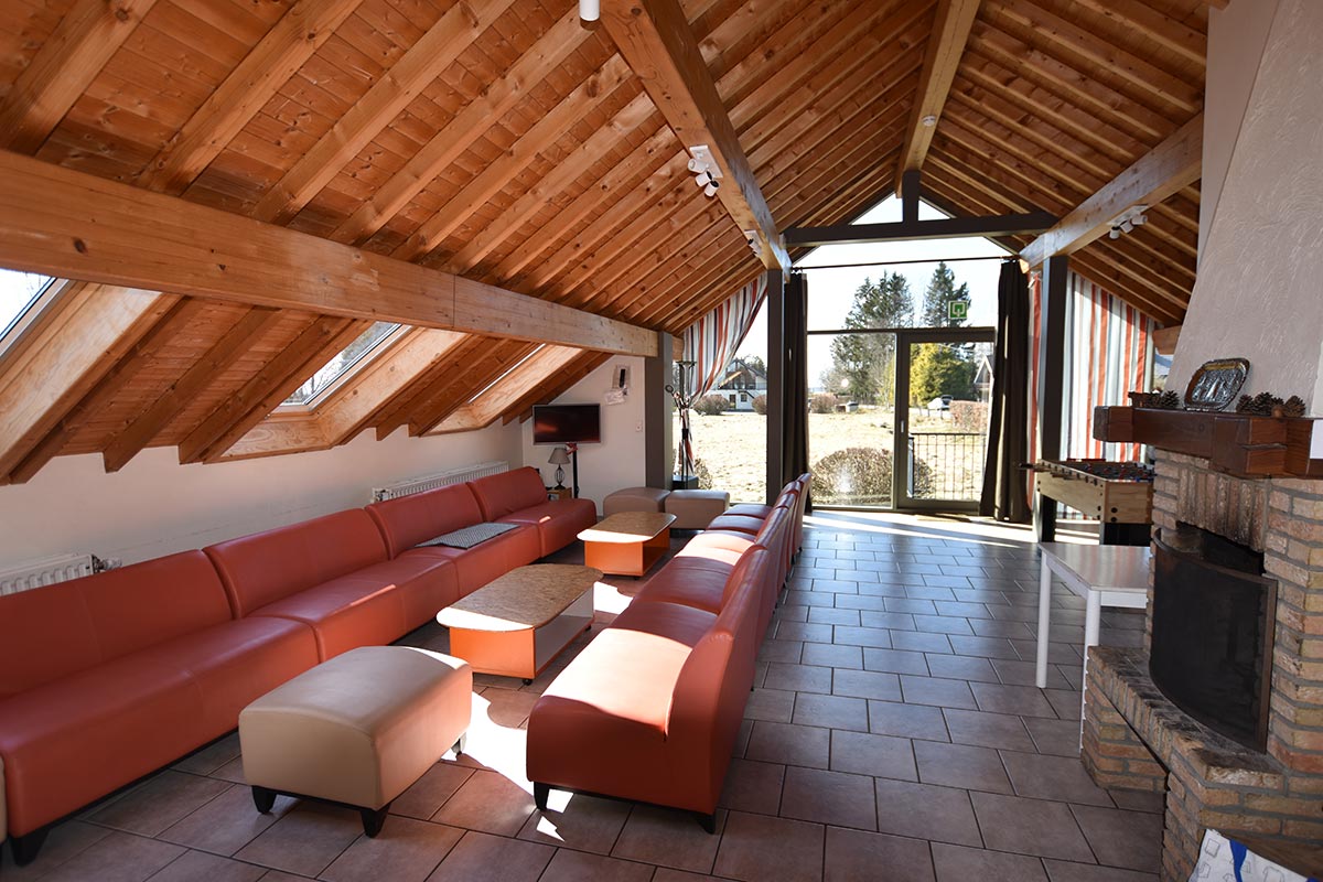gite-arnica-ovifat-salon2
