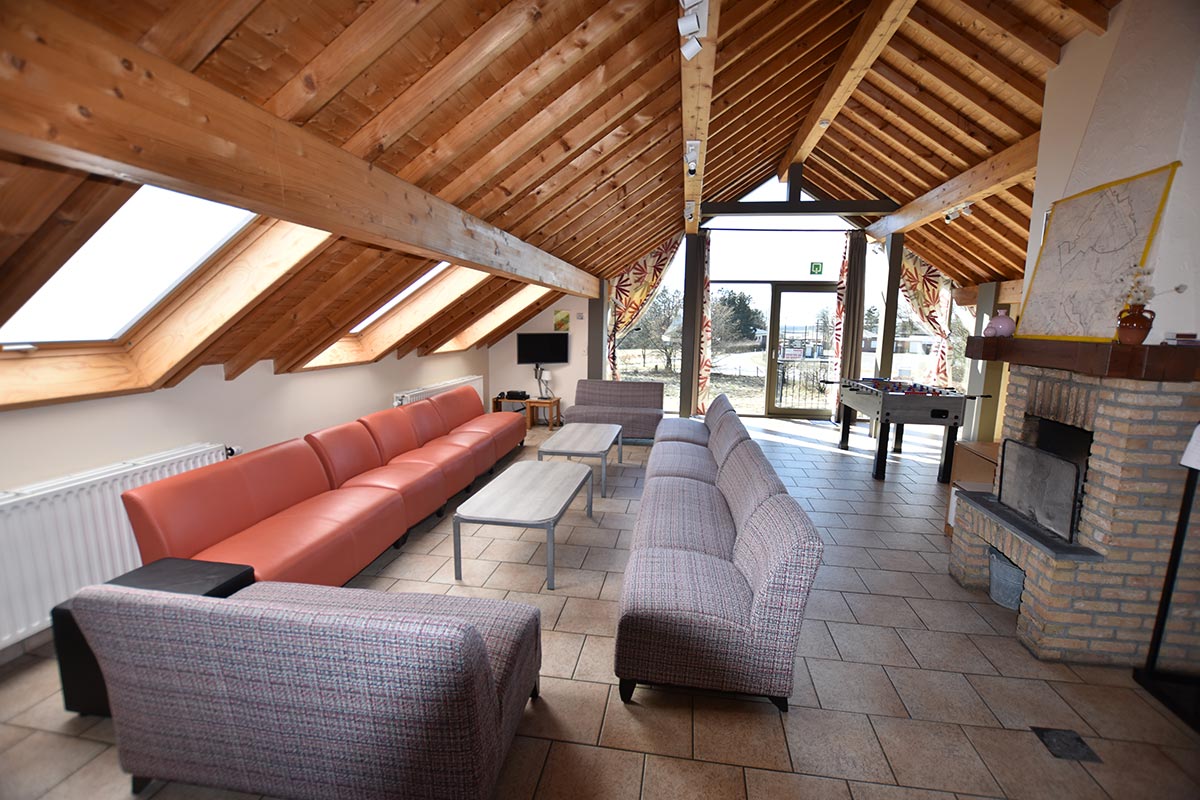 gite-dorsera-ovifat-salon