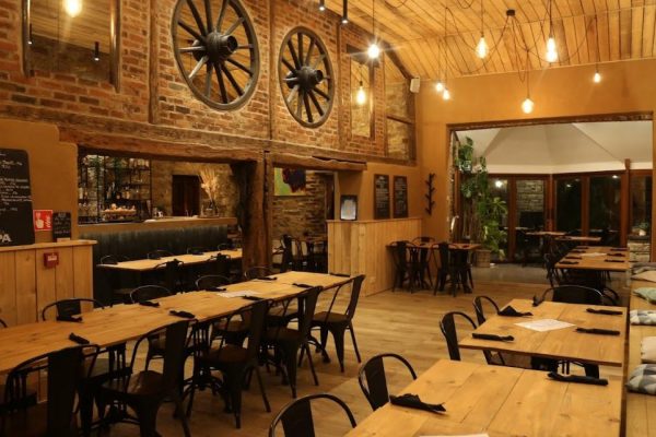 bar-a-bout-restaurant-ovifat